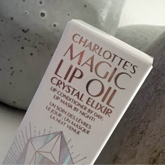 Charlotte Tilbury Magic Lip Oil - Picture 3 of 5